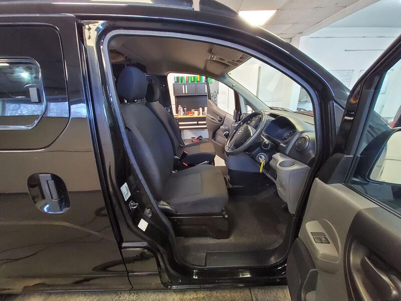 NISSAN NV200