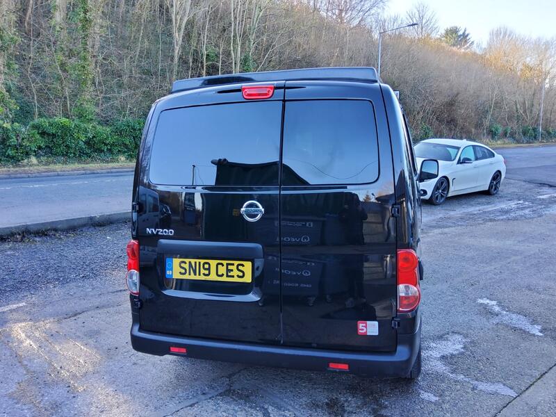 NISSAN NV200