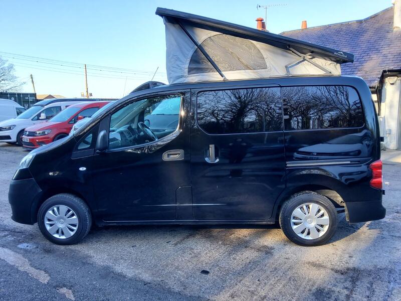 NISSAN NV200