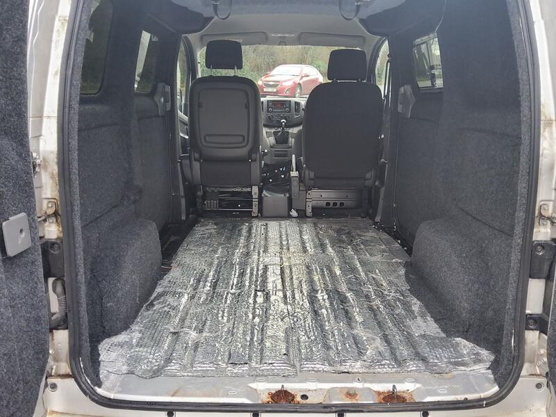 NISSAN NV200