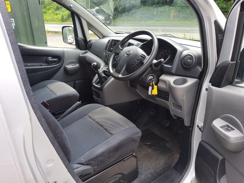 NISSAN NV200