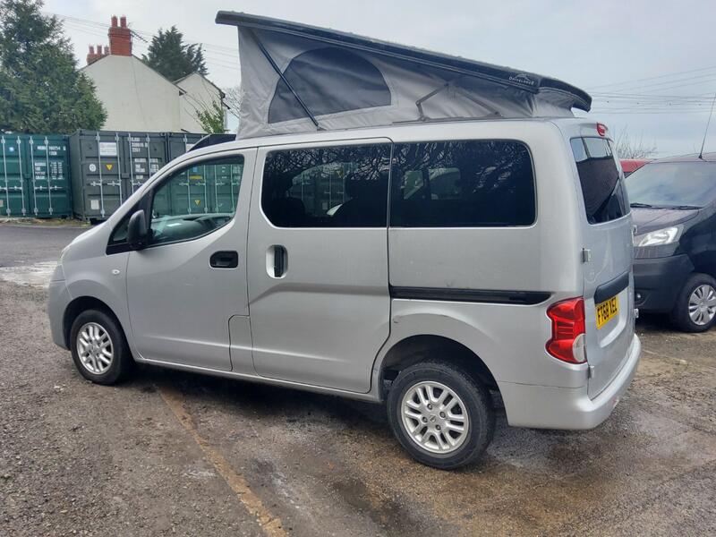 NISSAN NV200