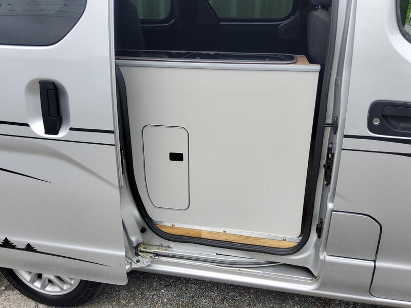 NISSAN NV200