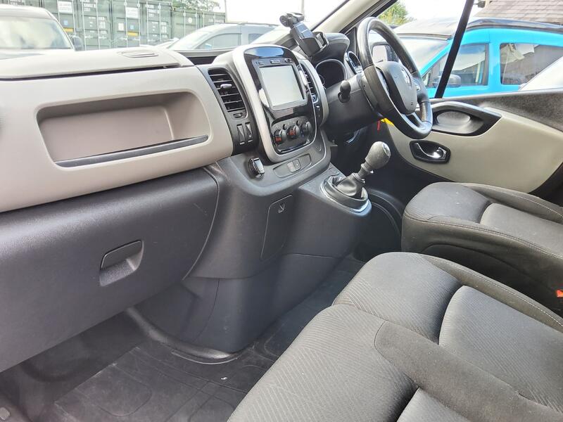 RENAULT TRAFIC