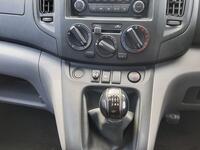 NISSAN NV200