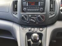 NISSAN NV200