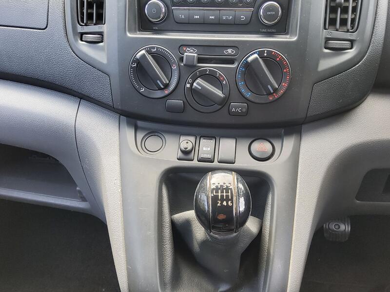 NISSAN NV200
