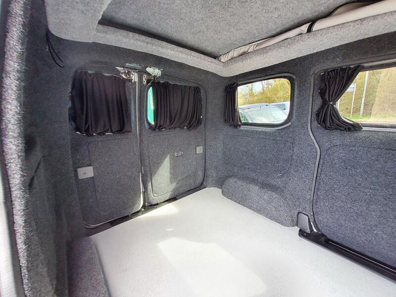 NISSAN NV200