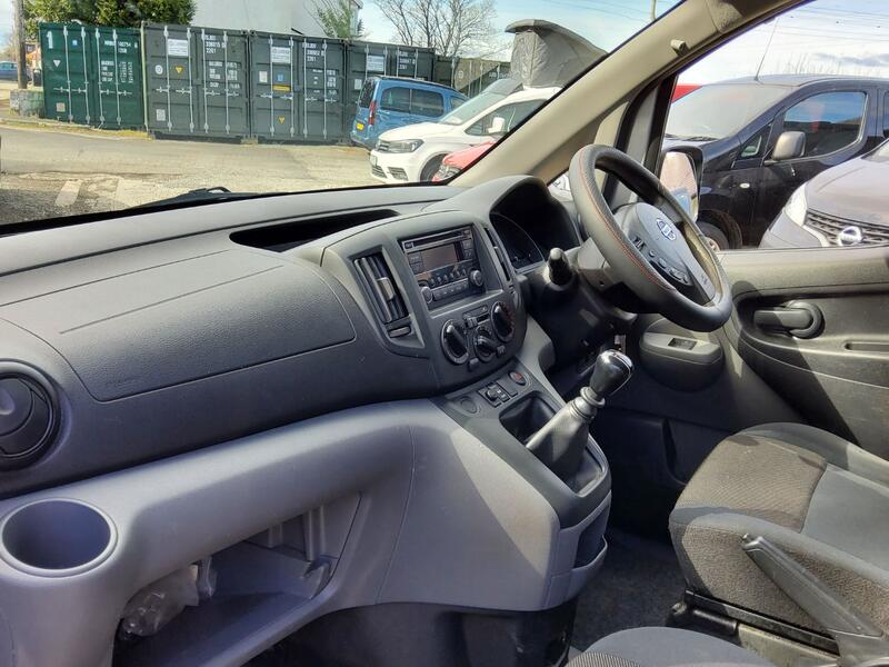 NISSAN NV200