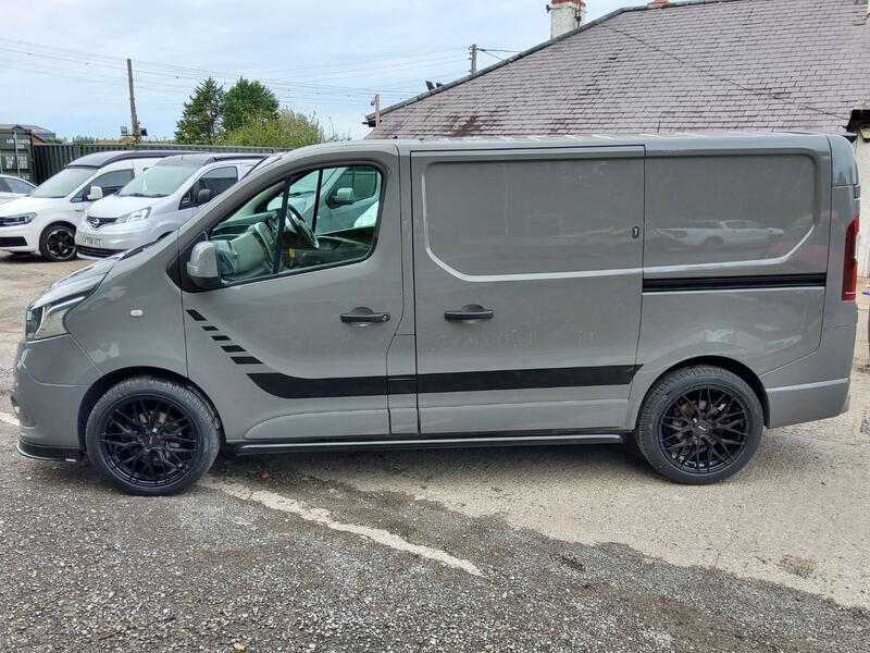 RENAULT TRAFIC