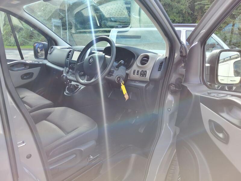 RENAULT TRAFIC
