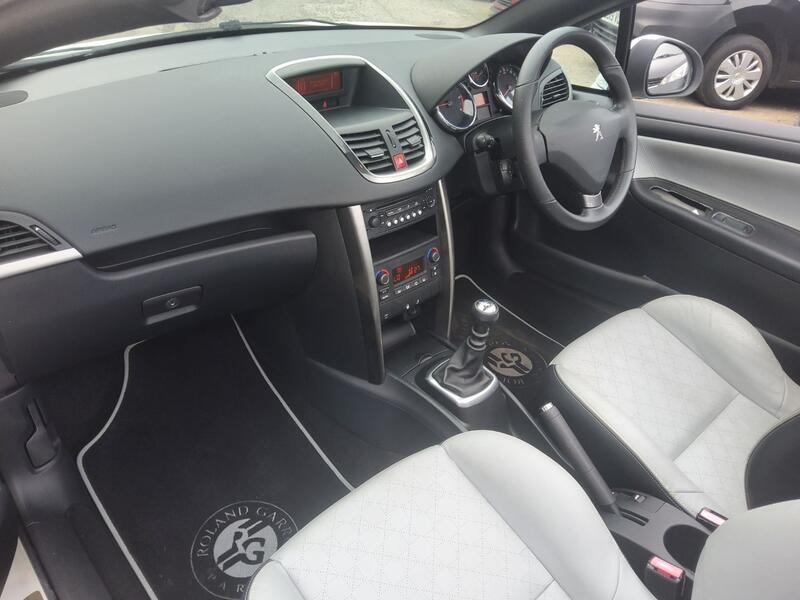 PEUGEOT 207 CC