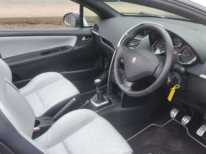 PEUGEOT 207 CC