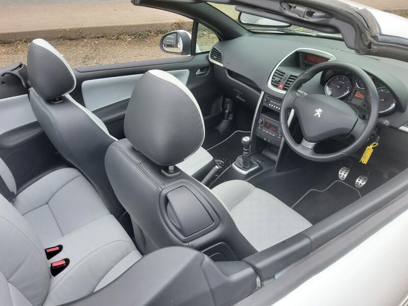 PEUGEOT 207 CC