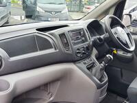 NISSAN NV200