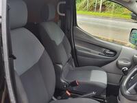 NISSAN NV200