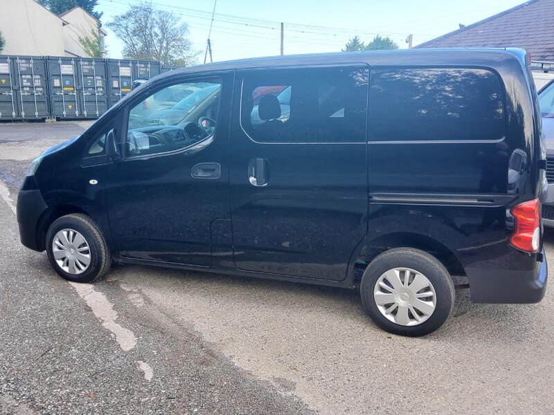 NISSAN NV200