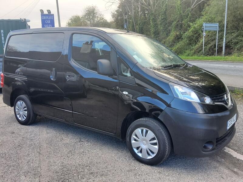 NISSAN NV200