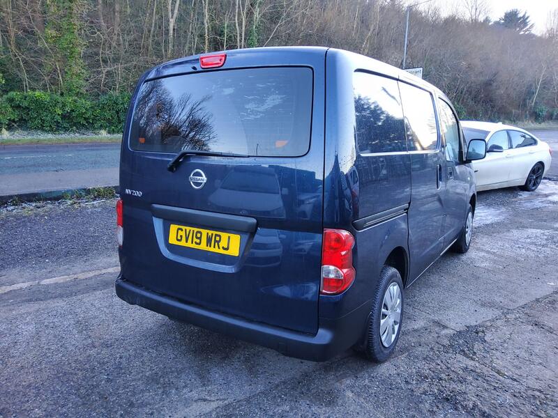 NISSAN NV200