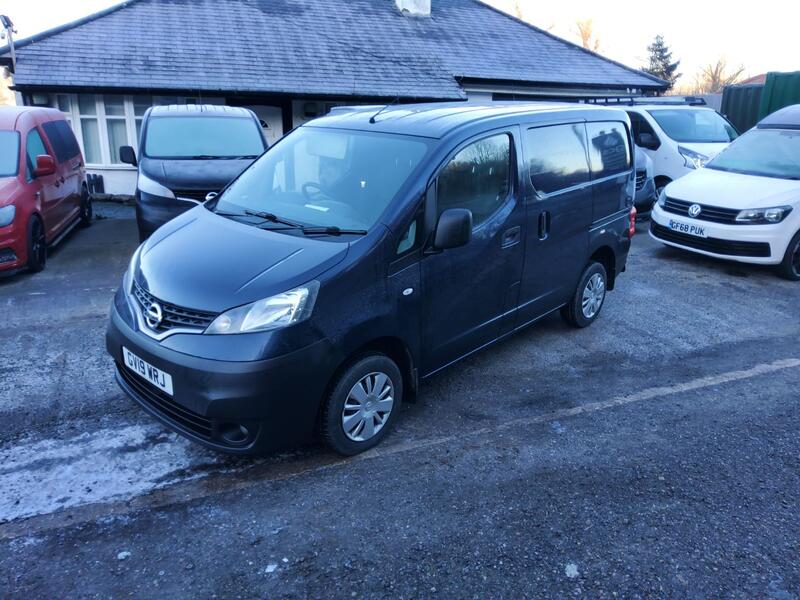 NISSAN NV200
