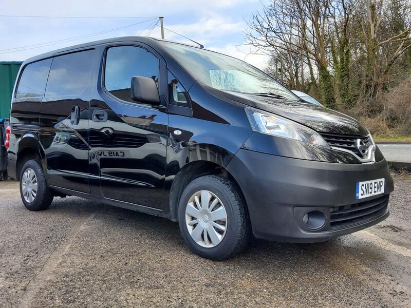NISSAN NV200