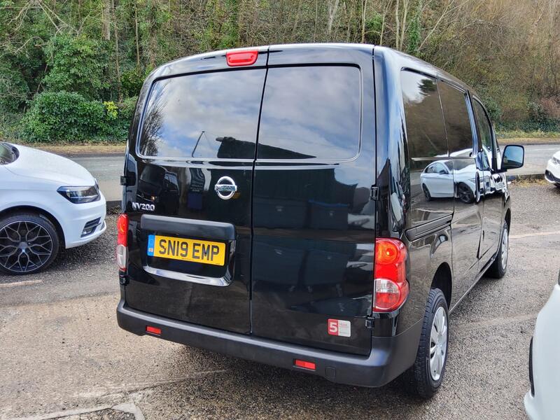 NISSAN NV200