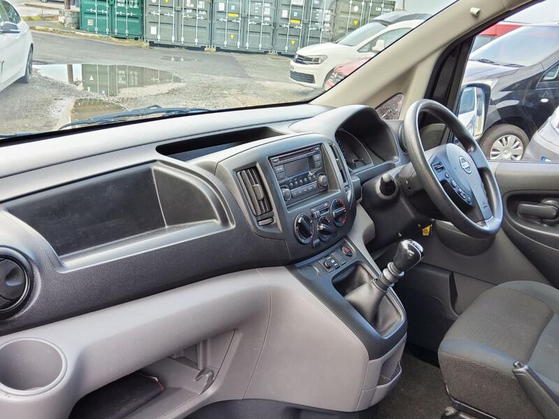 NISSAN NV200