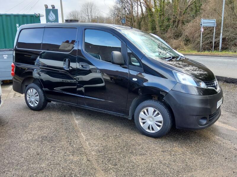 NISSAN NV200
