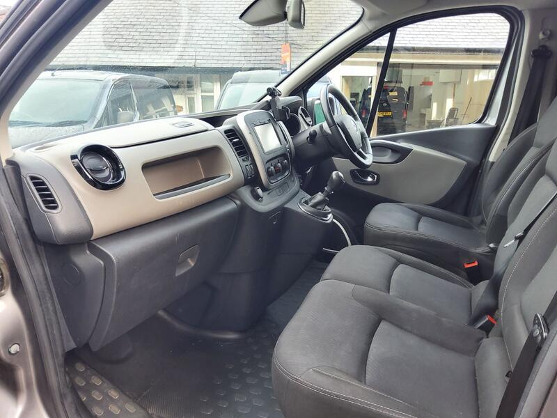 RENAULT TRAFIC