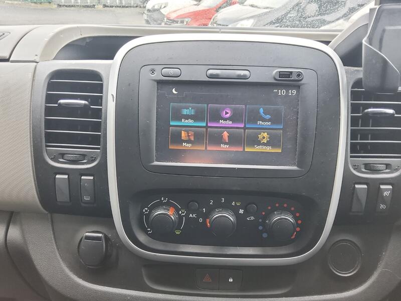 RENAULT TRAFIC