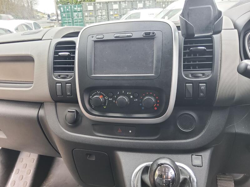 RENAULT TRAFIC