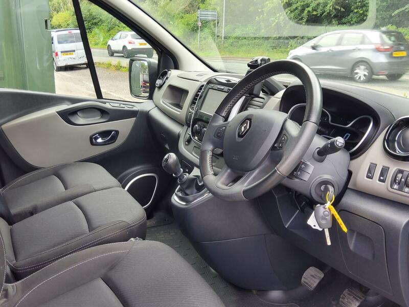 RENAULT TRAFIC