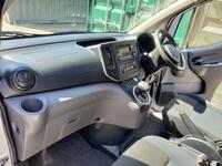 NISSAN E-NV200