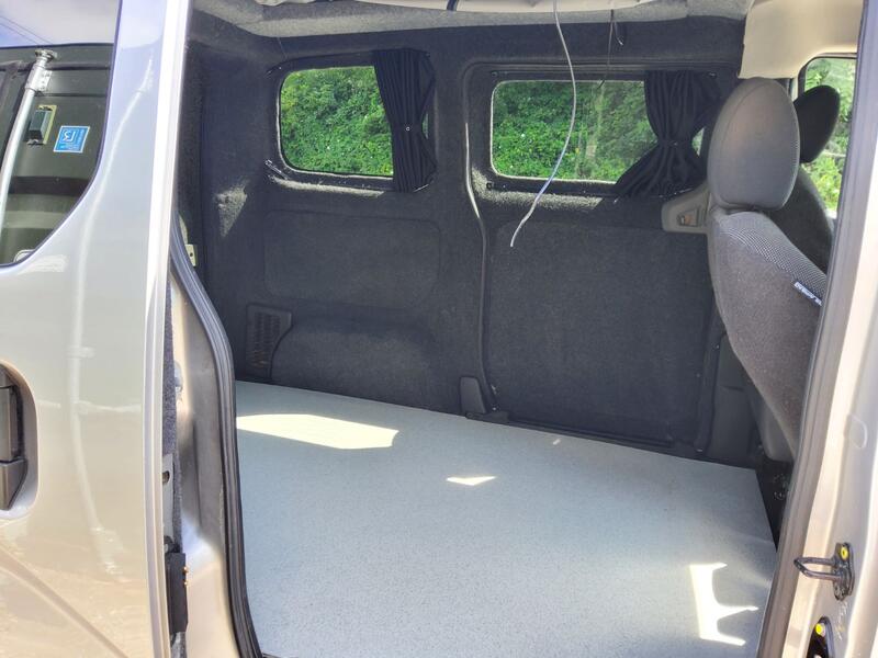 NISSAN E-NV200