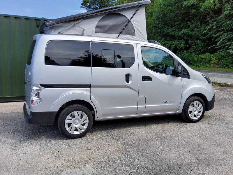 NISSAN E-NV200