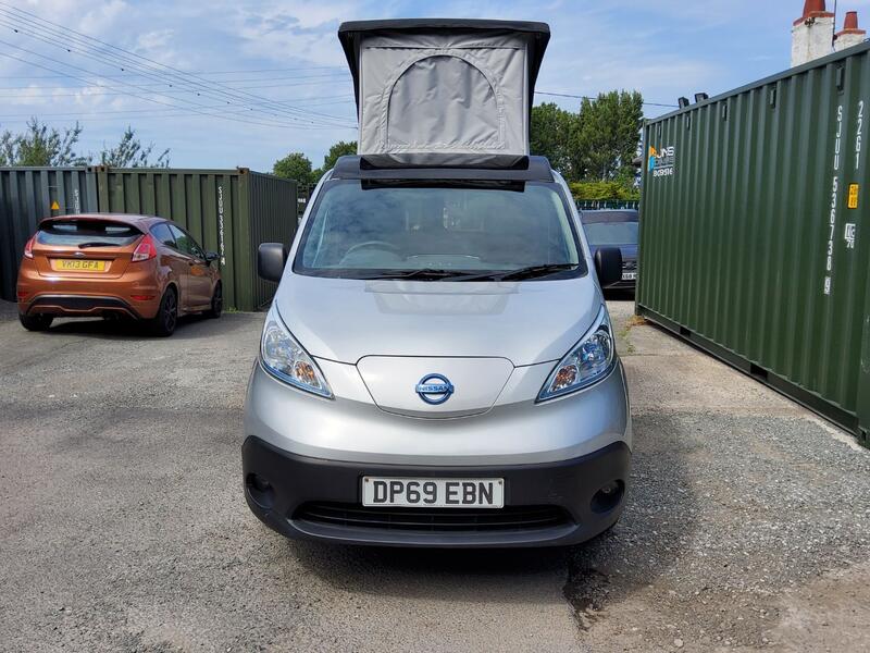 NISSAN E-NV200