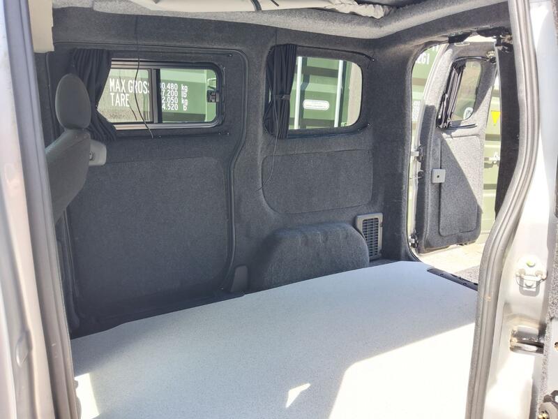 NISSAN E-NV200