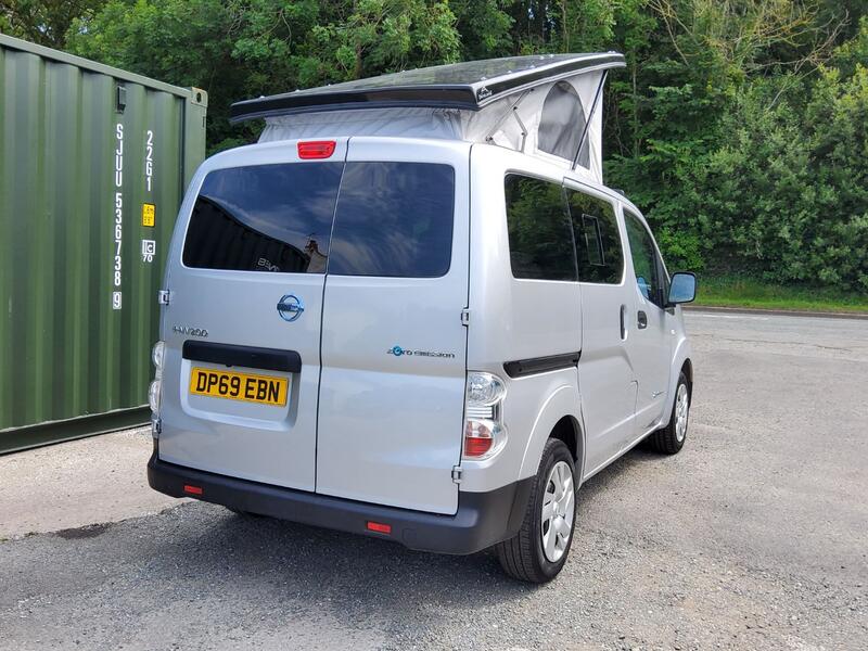 NISSAN E-NV200