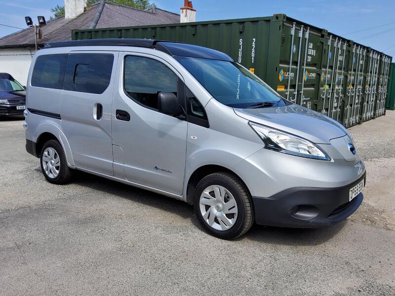 NISSAN E-NV200