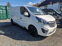 VAUXHALL VIVARO