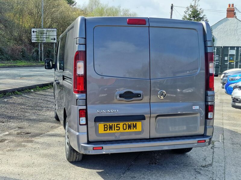 VAUXHALL VIVARO