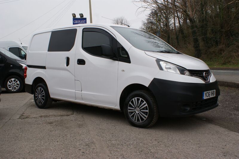 NISSAN NV200