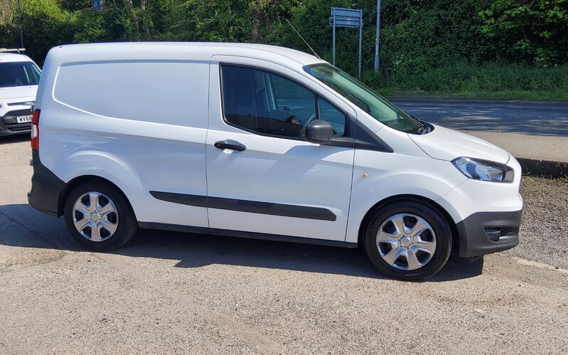 FORD TRANSIT COURIER