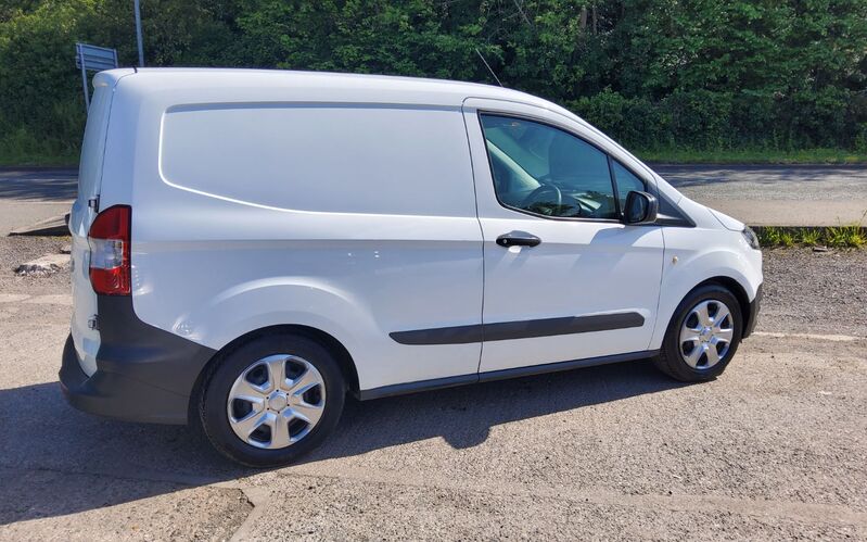 FORD TRANSIT COURIER