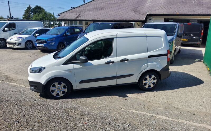 FORD TRANSIT COURIER