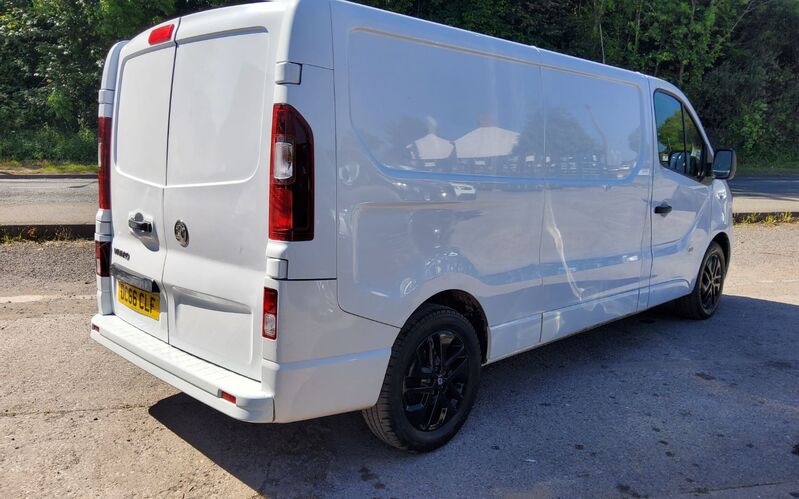 VAUXHALL VIVARO