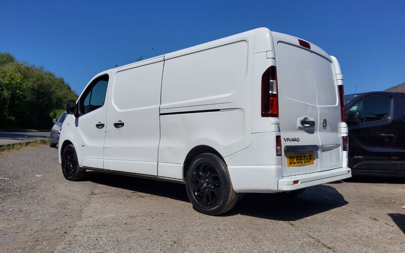 VAUXHALL VIVARO