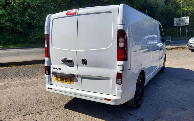 VAUXHALL VIVARO