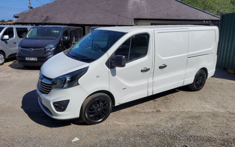 VAUXHALL VIVARO