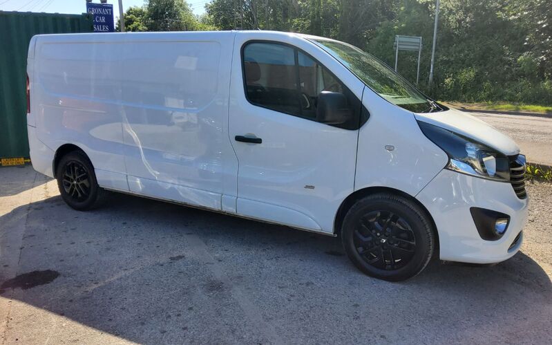 VAUXHALL VIVARO